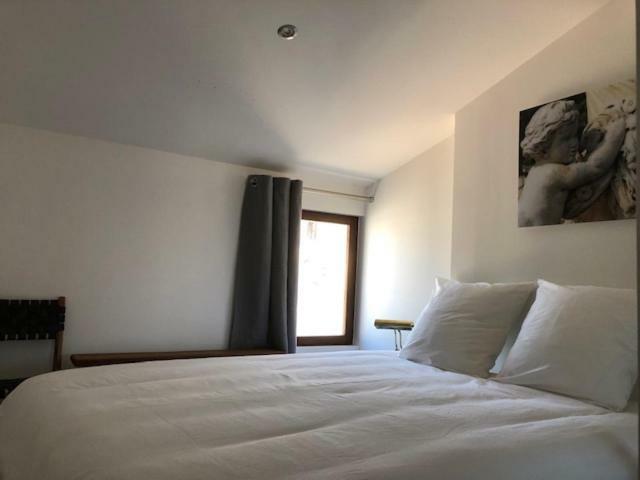 Appartement Avec Terrasse Panoramique Au Coeur De Nîmes Zewnętrze zdjęcie