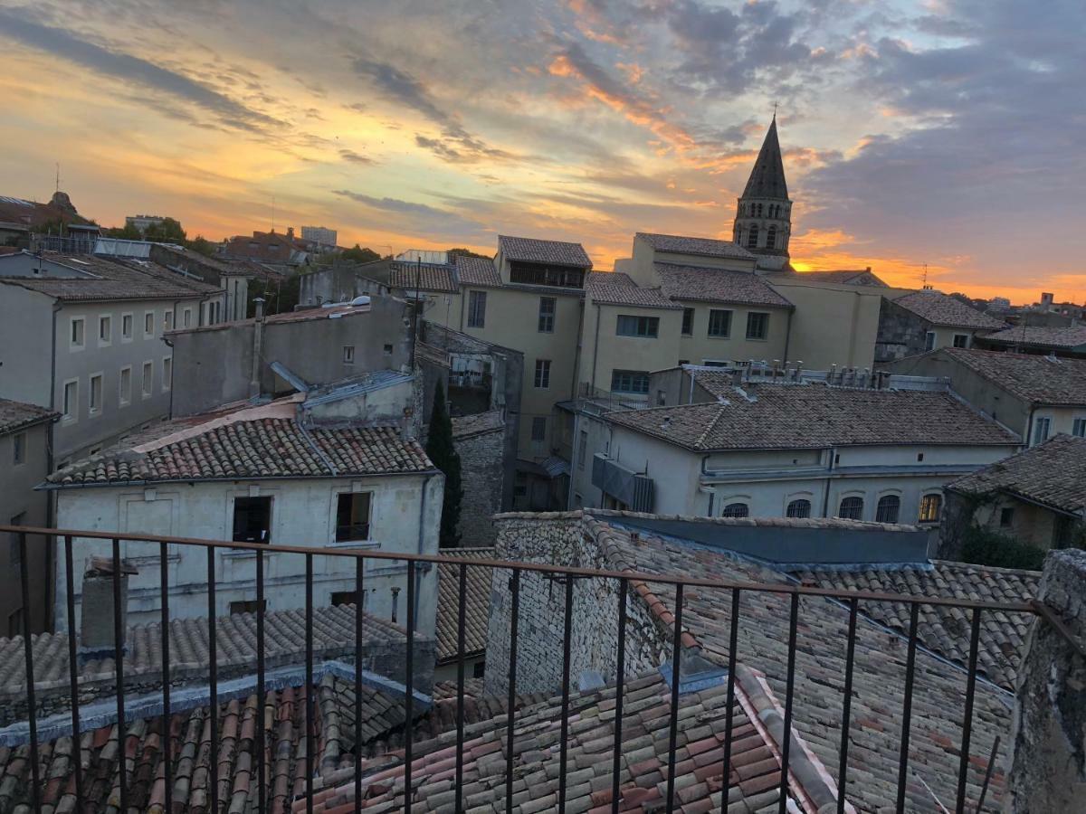 Appartement Avec Terrasse Panoramique Au Coeur De Nîmes Zewnętrze zdjęcie